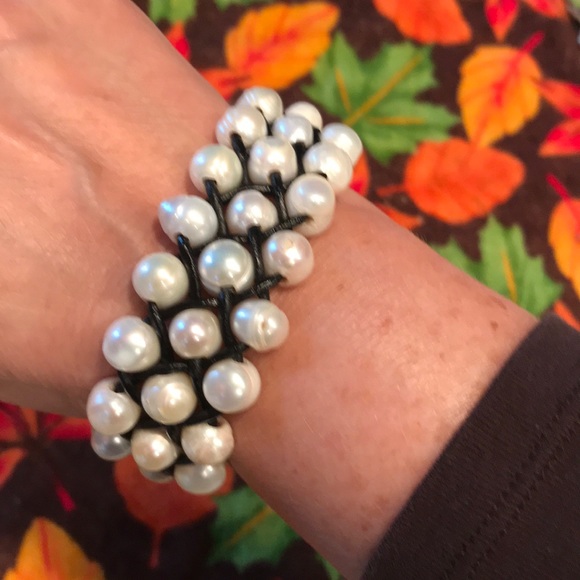 Jewelry - Fresh water pearl bracelet